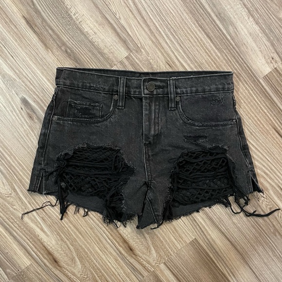 ~SALE~ Blank NYC Fishnet High Rise Denim Shorts - Picture 2 of 6